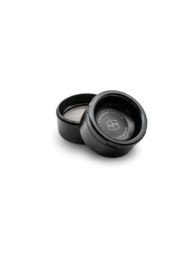 Stache Big 4 Piece Grynder Black opened in two pieces
