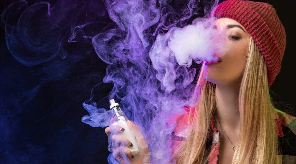 How to Hit a Vape Properly – Without Coughs or Clogs! 1